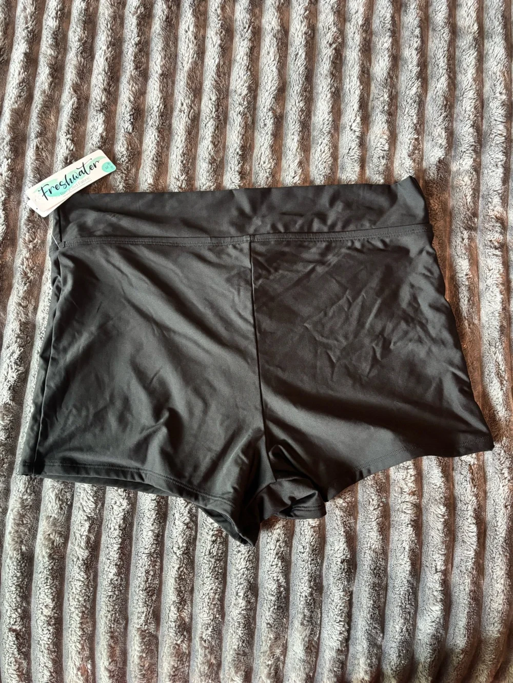 Kohl's Freshwater Black V-Waist Swim Shorts Size Large NWT